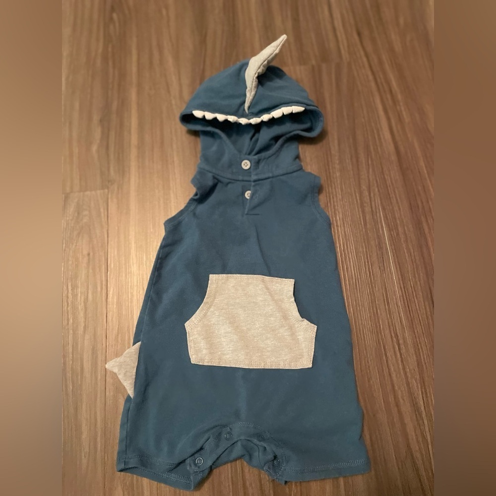Cat & Jack Navy Shark Baby Romper with hoodie size 3/6M - Picture 4 of 4